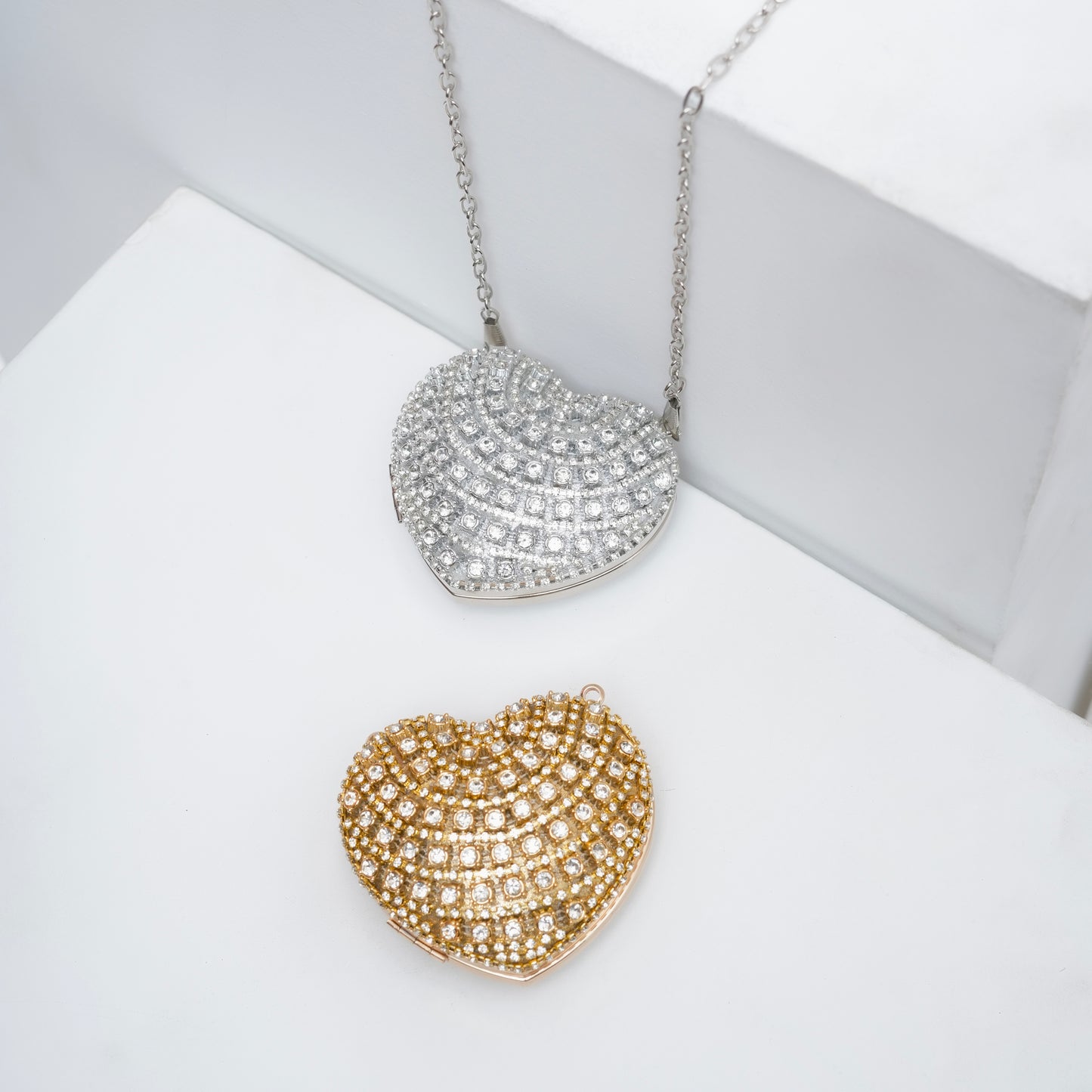 Avya Clutch Bag in Golden