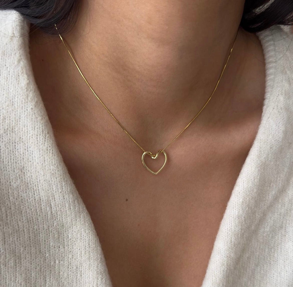 Amour Necklace