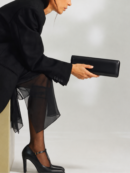 Kayra Clutch in Black