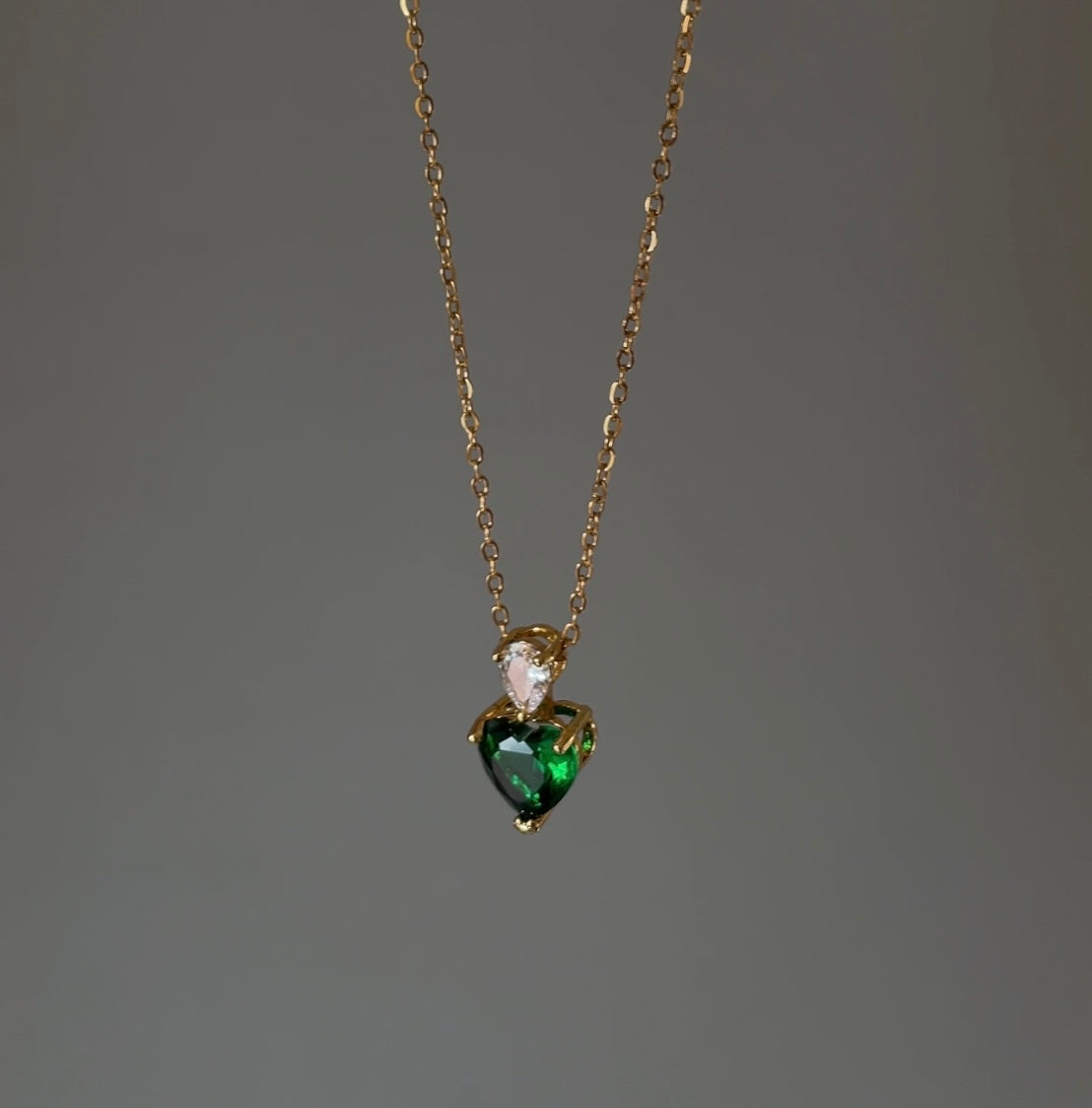 Aura Bottle Green - Idaya Luxe