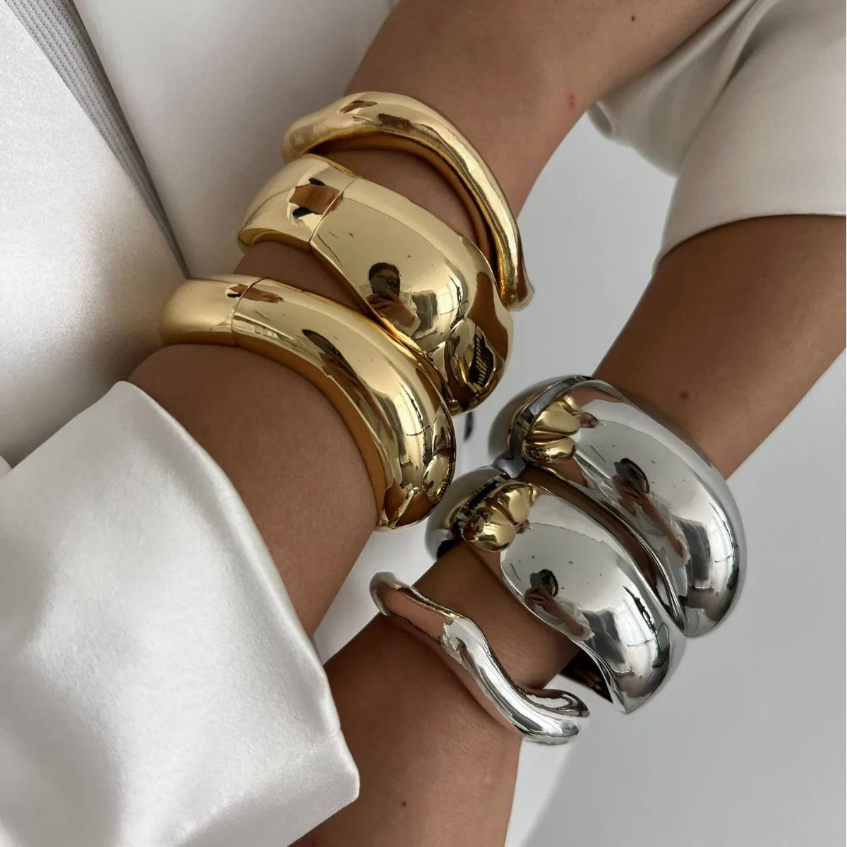 Cala Bangle (Golden)