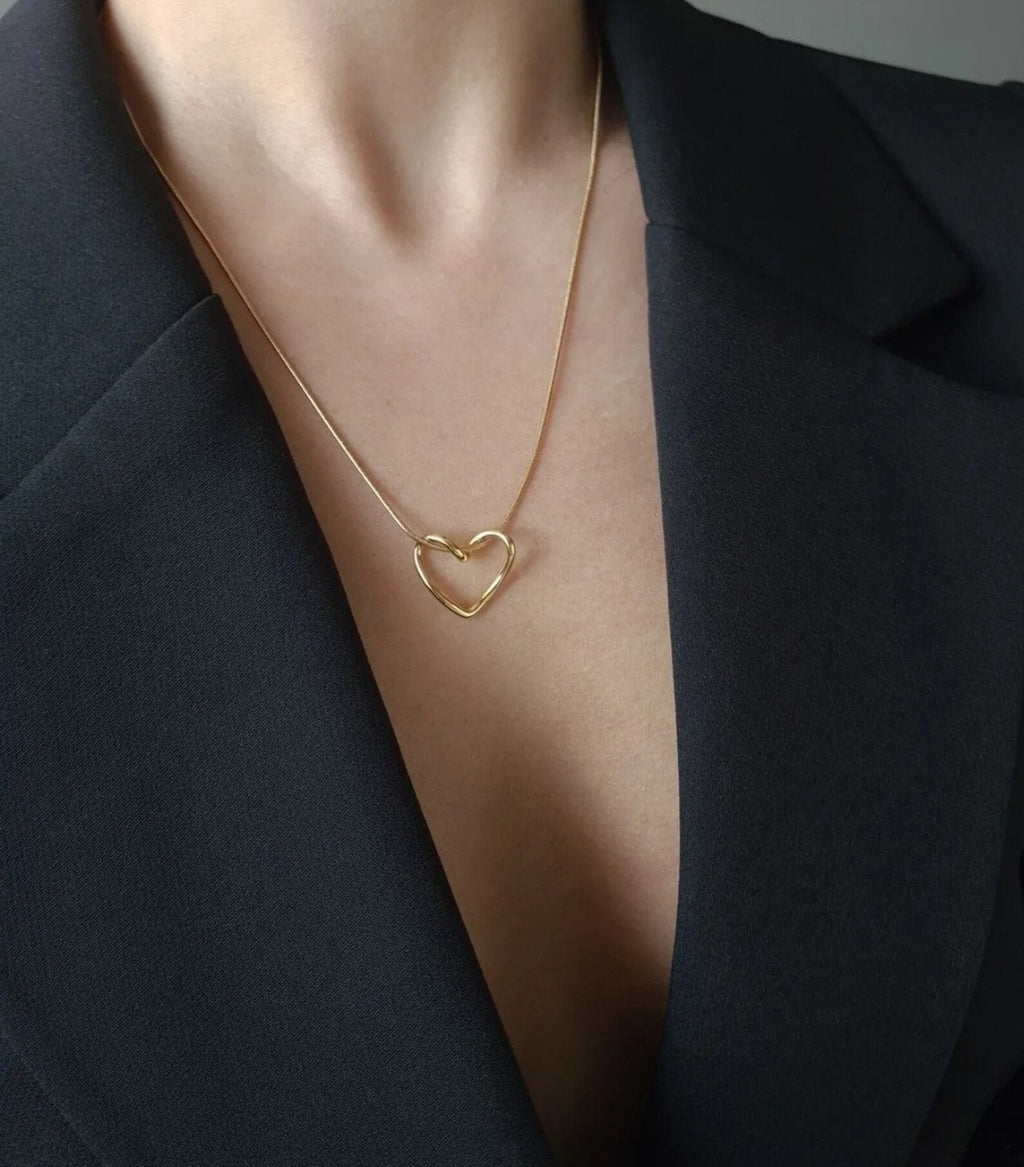Amour Necklace