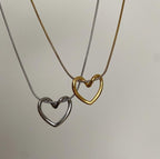 Amour Necklace in Silver
